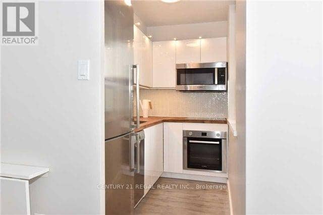 1107 - 30 Gloucester Street — photo 13 of 24