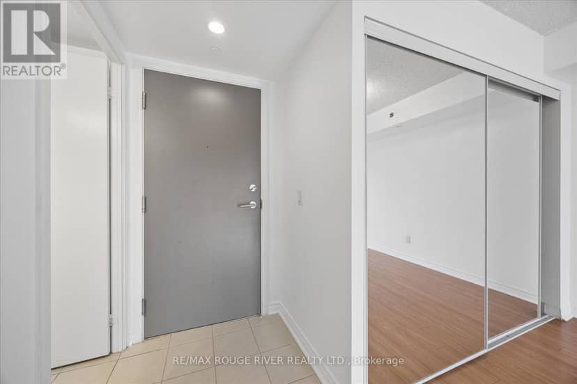 330 - 35 Saranac Boulevard — photo 4 of 25