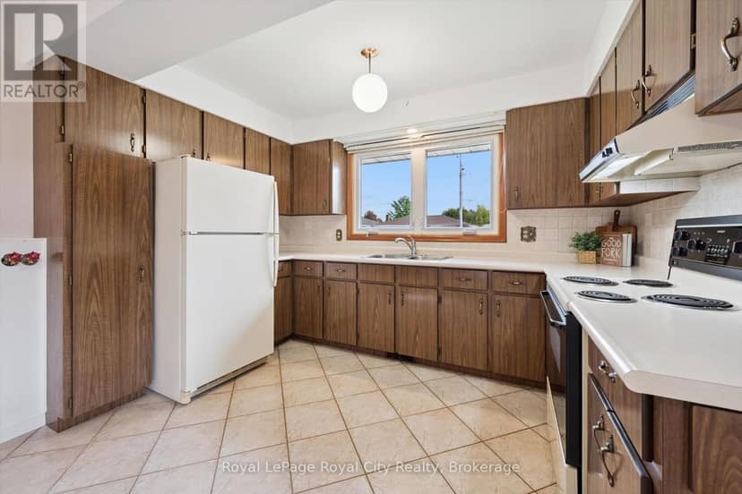 27 Palermo Crescent — photo 14 of 40