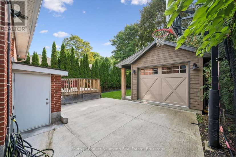 68 Albert Street — photo 32 of 38