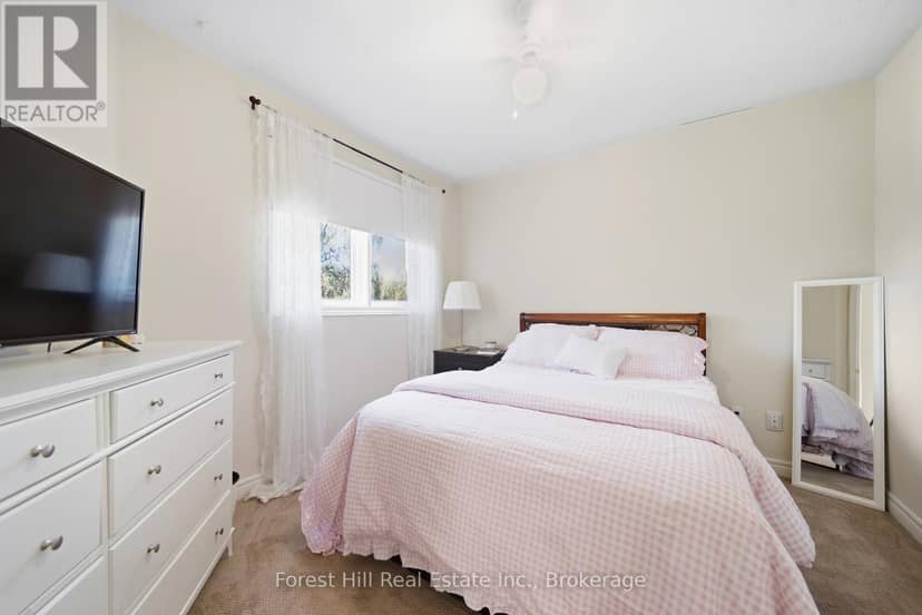 65 Heathfield Crescent — photo 25 of 40