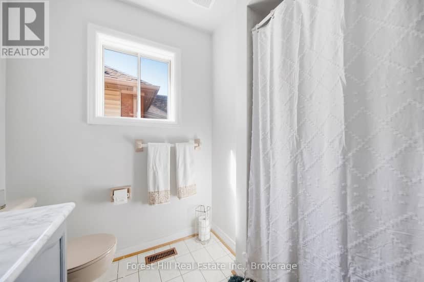 65 Heathfield Crescent — photo 33 of 40