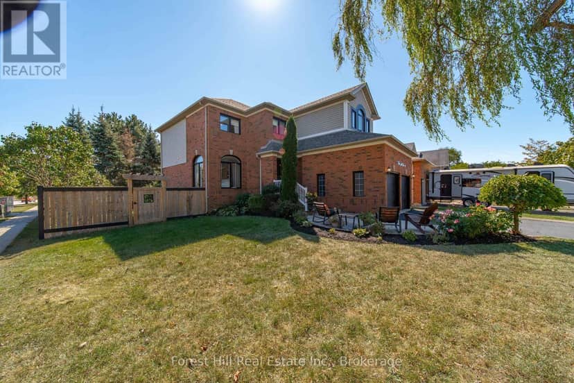 65 Heathfield Crescent — photo 4 of 40