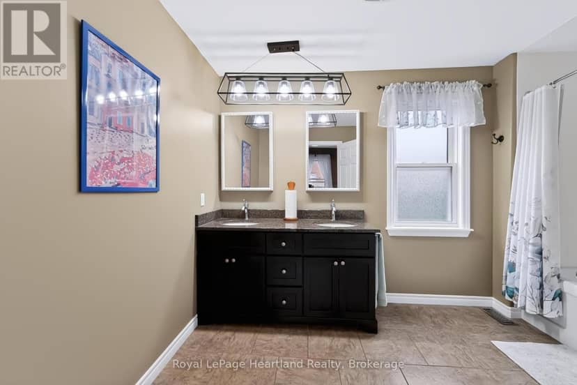 54 Trafalgar Street — photo 19 of 35