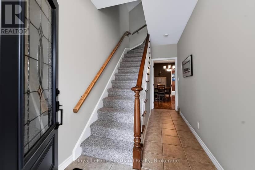 54 Trafalgar Street, Goderich, photo 2