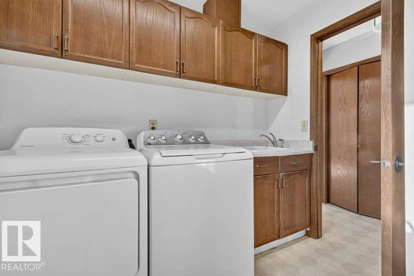 3740 60 ST NW — photo 21 of 40