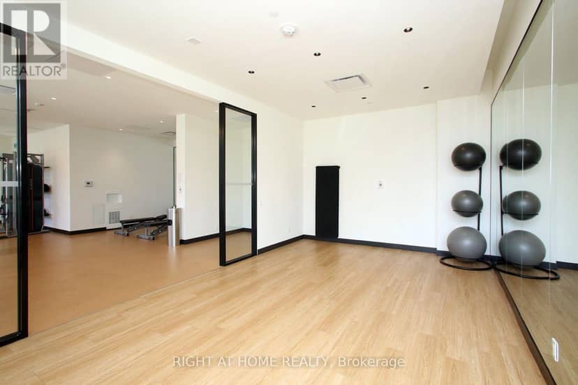 513 - 6 David Eyer Road, Richmond Hill, photo 4