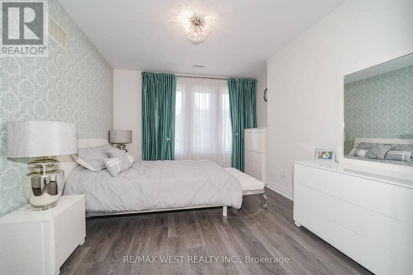 23 Macmurchy Avenue — photo 18 of 22