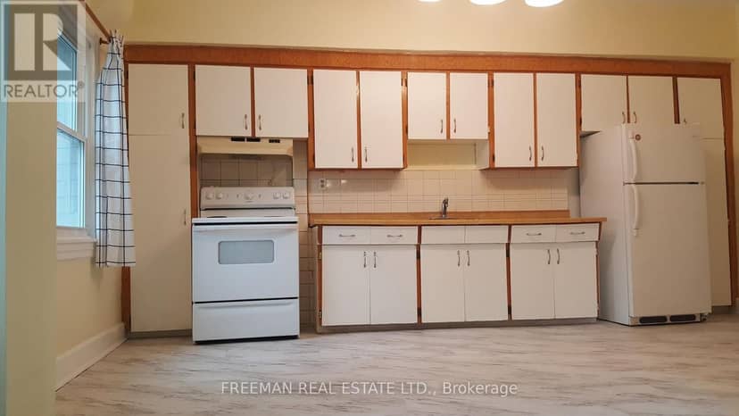203 Fairview Avenue, Toronto, photo 6