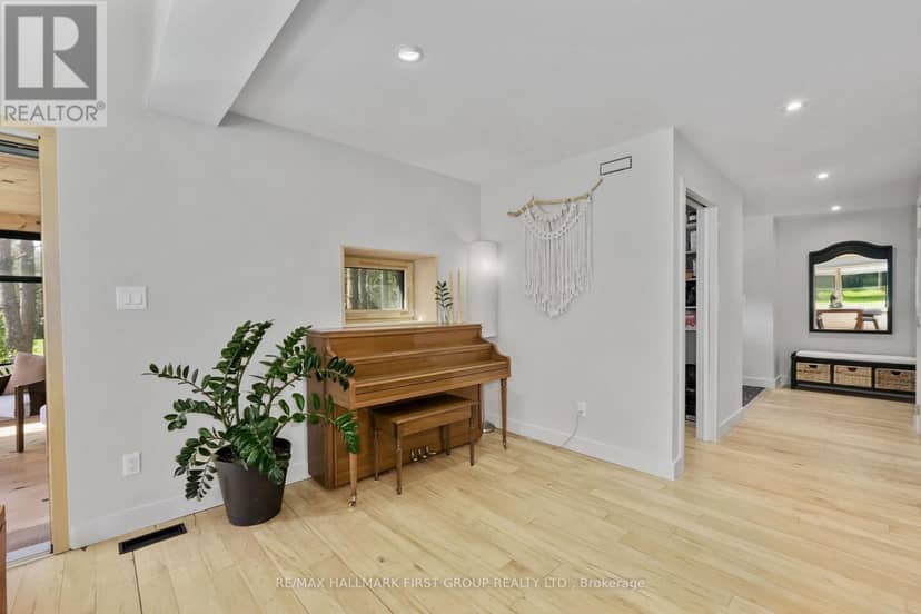 230 Lakeport Road — photo 13 of 40