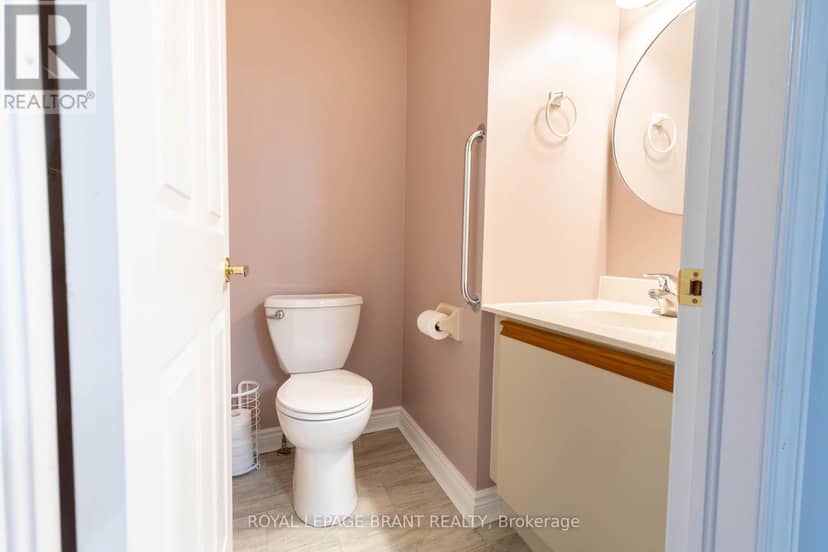 12 Hawkins Crescent — photo 16 of 34