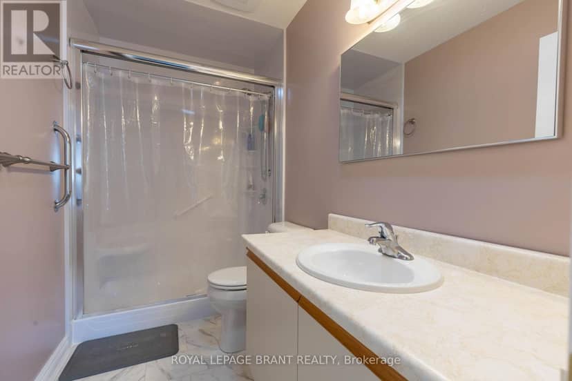 12 Hawkins Crescent — photo 19 of 34