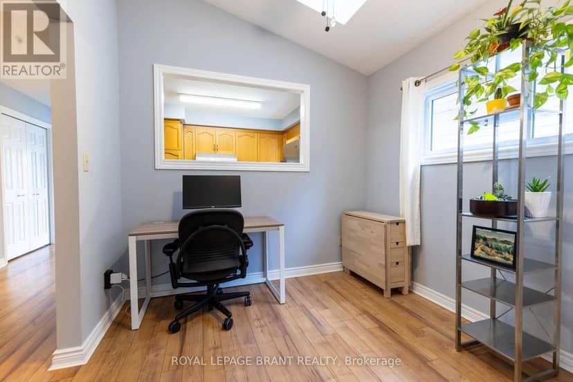 12 Hawkins Crescent — photo 24 of 34