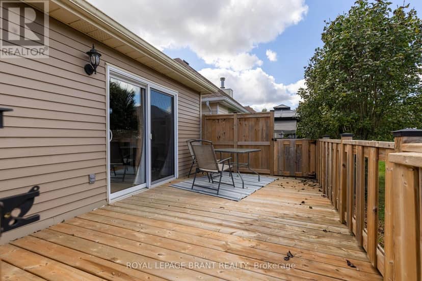 12 Hawkins Crescent — photo 29 of 34
