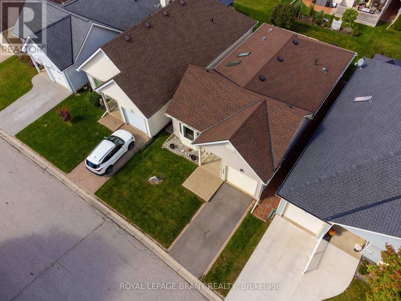 12 Hawkins Crescent — photo 32 of 34
