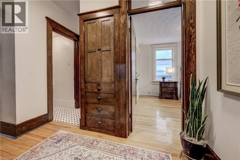 22 MAYNARD Avenue — photo 19 of 40