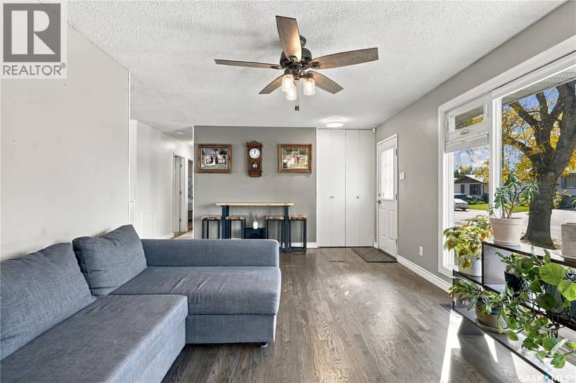 158 Smallwood CRESCENT — photo 10 of 40