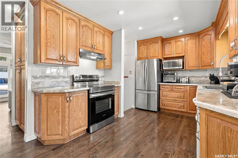 158 Smallwood CRESCENT — photo 14 of 40
