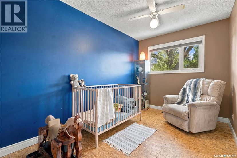 158 Smallwood CRESCENT — photo 19 of 40