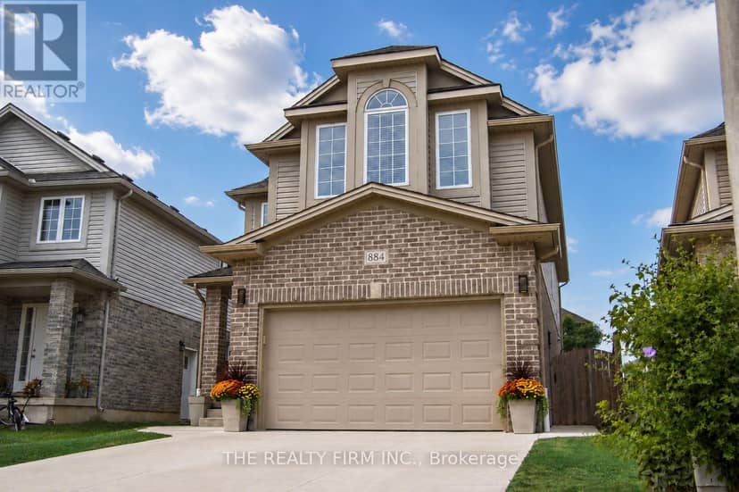 884 Reeves Avenue, London North