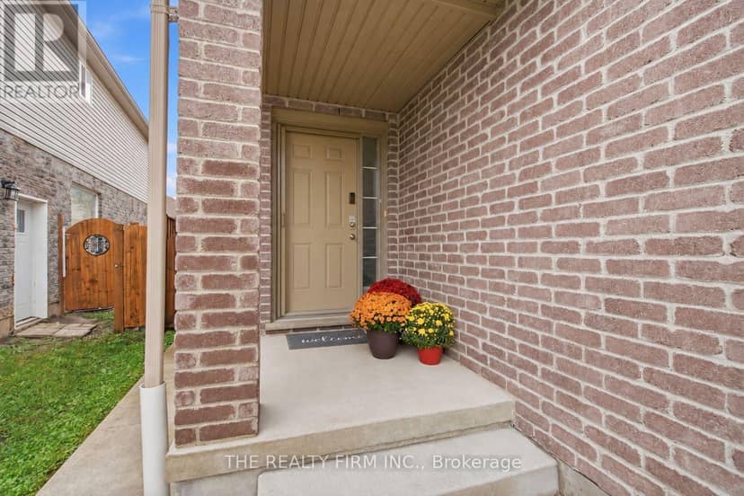 884 Reeves Avenue, London North, photo 5