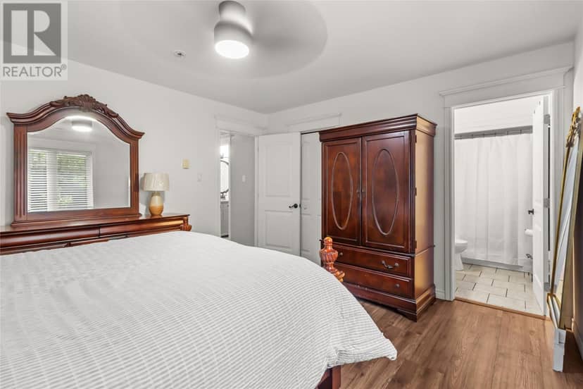 11 Whelans Crescent — photo 18 of 40