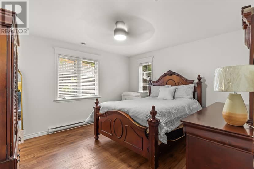 11 Whelans Crescent — photo 19 of 40