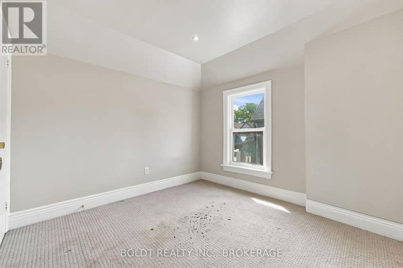 38 Mars Avenue — photo 17 of 22