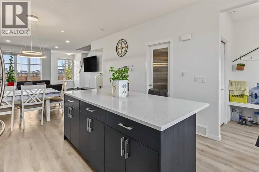 16 Howse Crescent NE — photo 12 of 35