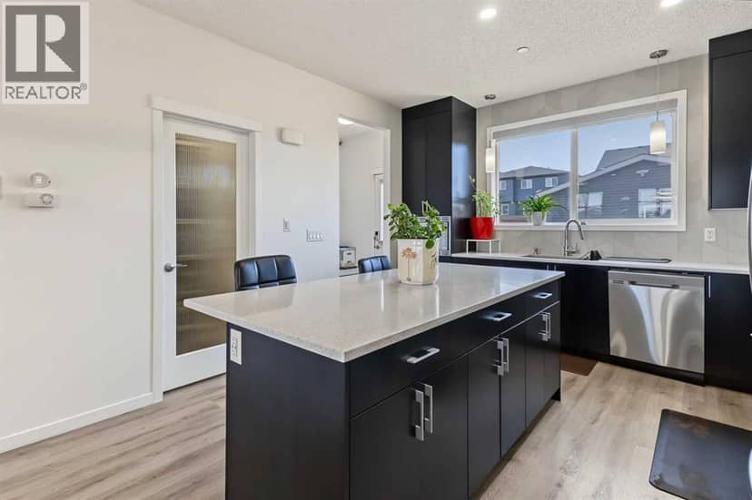 16 Howse Crescent NE — photo 13 of 35