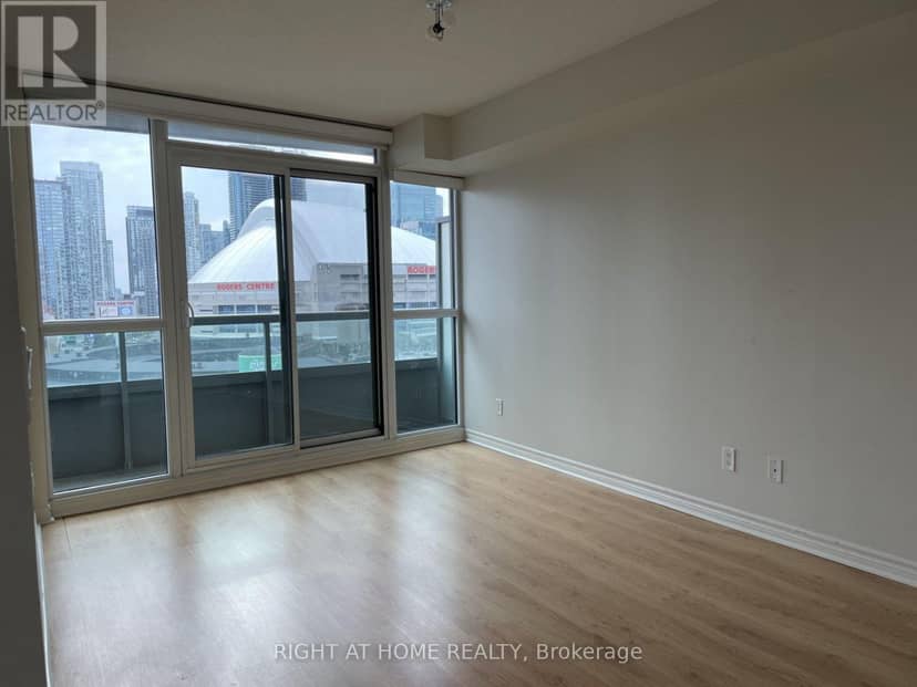 1208 - 25 Lower Simcoe Street — photo 10 of 32