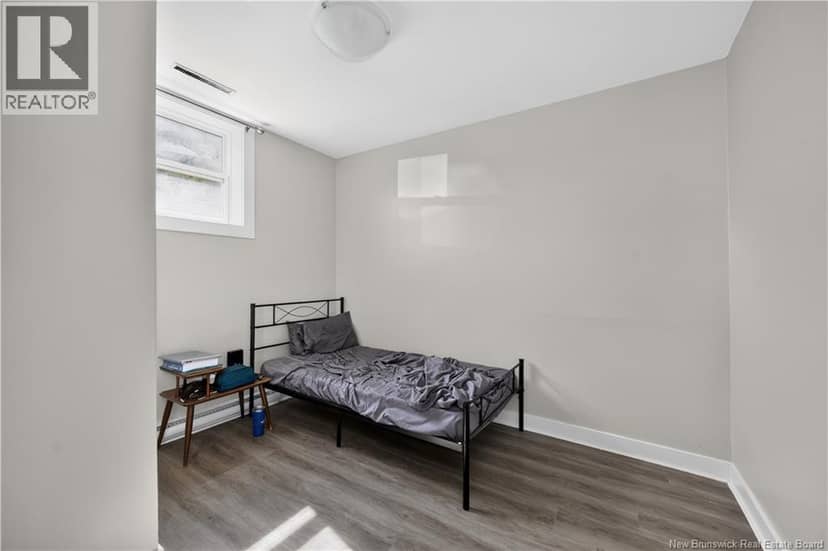 50 Leslie — photo 22 of 40