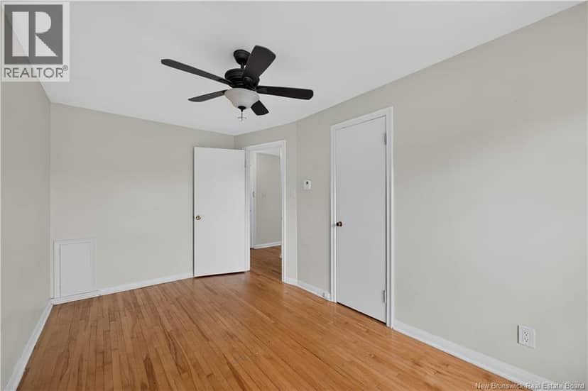 50 Leslie — photo 19 of 40