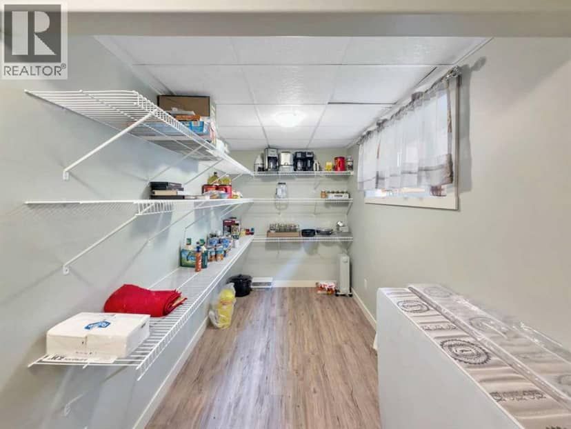 128 12 Ave NE — photo 30 of 36