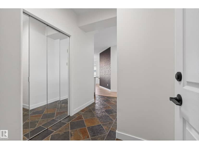 #205 10011 110 ST NW — photo 11 of 31