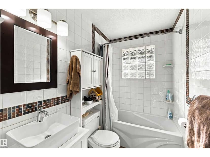 5803 52 AV — photo 21 of 40