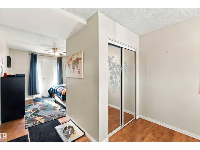 5803 52 AV — photo 30 of 40