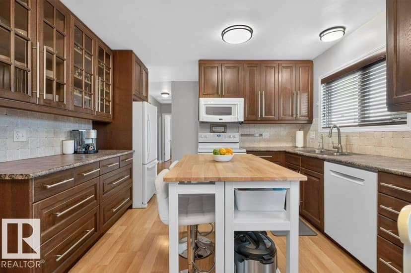 5412 90A AV NW — photo 13 of 40