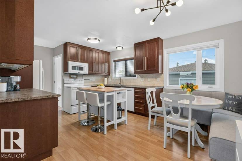 5412 90A AV NW — photo 15 of 40