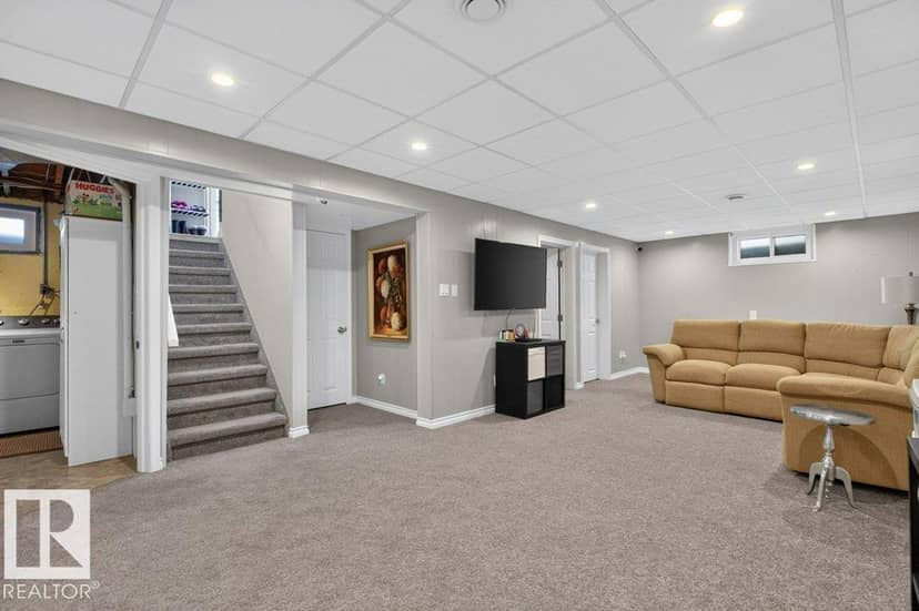 5412 90A AV NW — photo 28 of 40