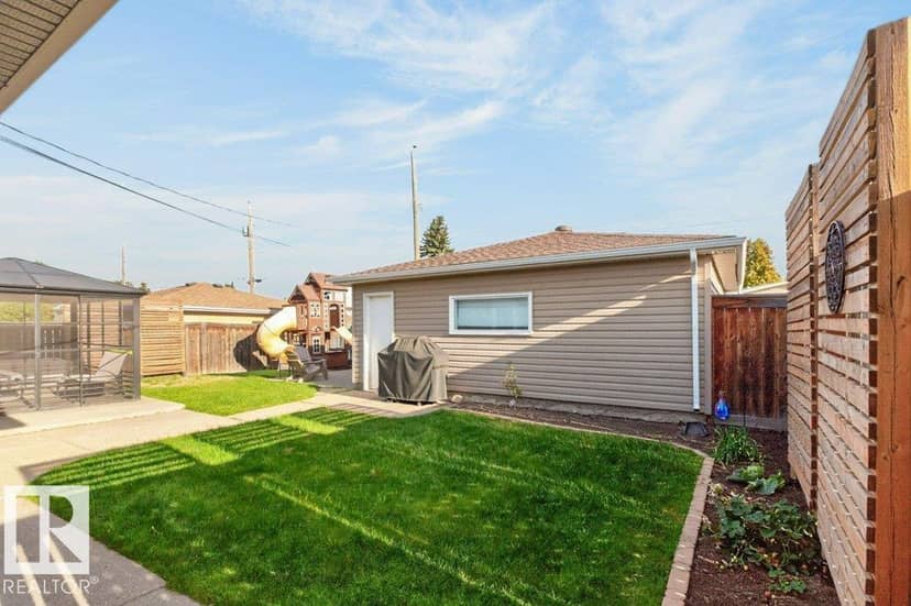 5412 90A AV NW — photo 33 of 40