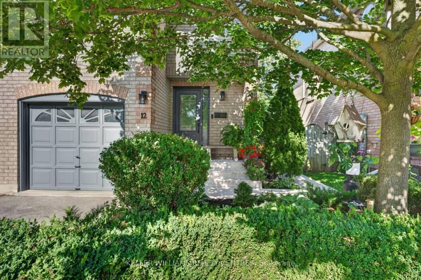 12 Lancaster Court, Georgina