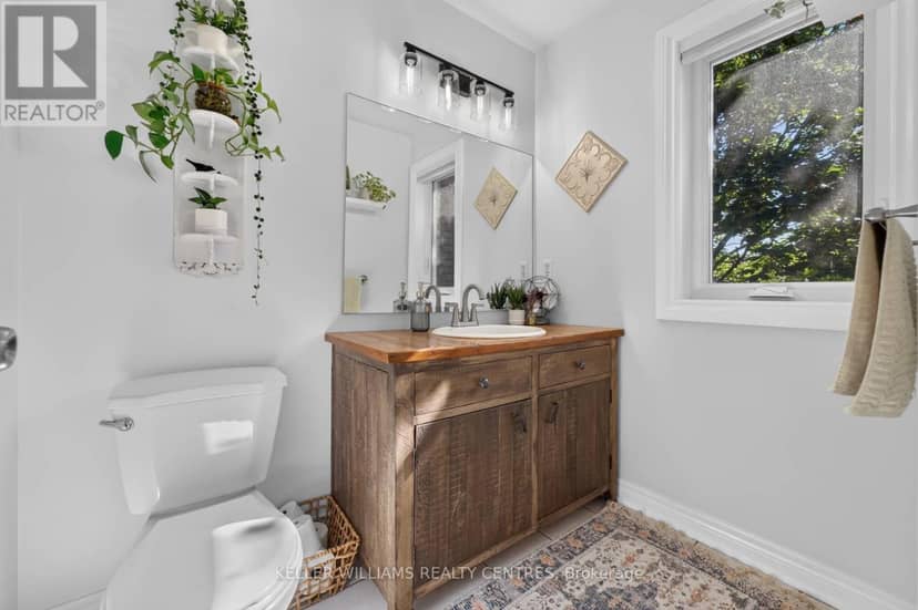 12 Lancaster Court — photo 10 of 17