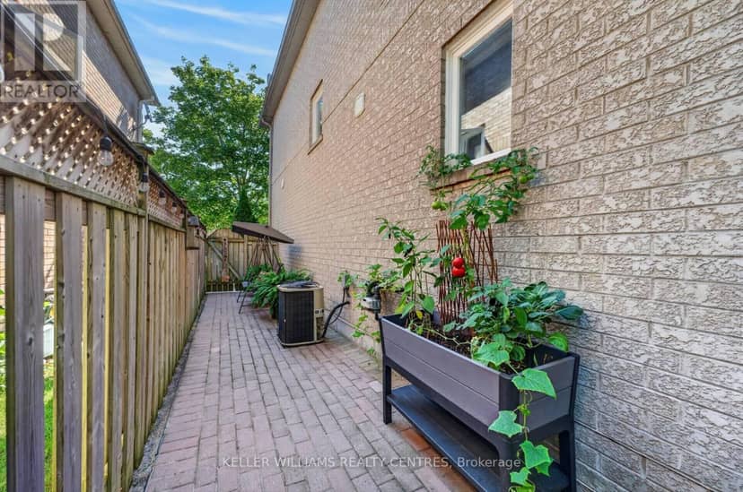 12 Lancaster Court — photo 17 of 17