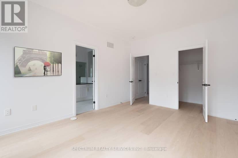 110 De La Roche Drive — photo 19 of 40