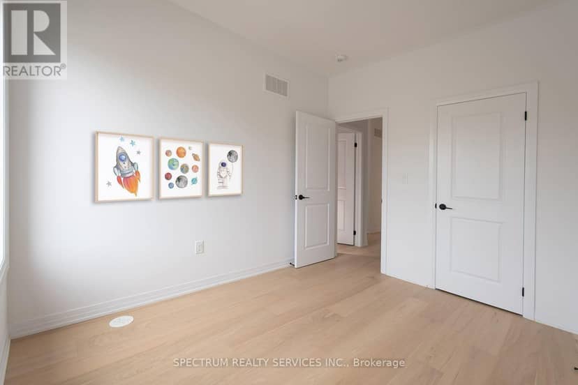 110 De La Roche Drive — photo 23 of 40