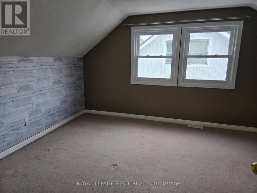 325 Simpson Avenue — photo 11 of 14