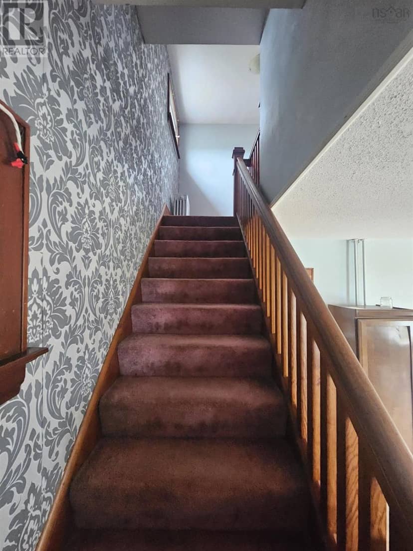 6 Alphonse Street — photo 15 of 25
