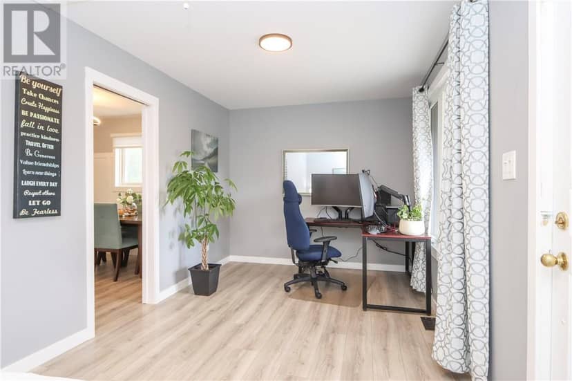 774 Lonsdale Avenue — photo 20 of 40
