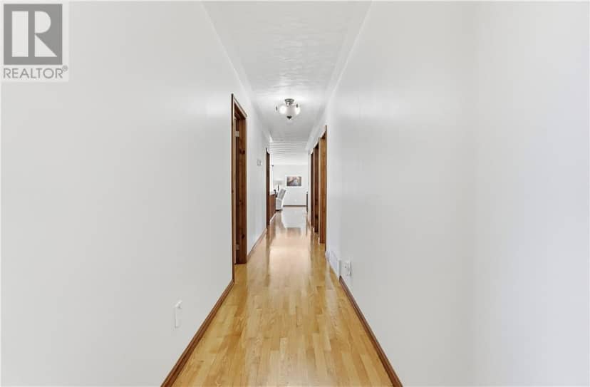 92 Montee Rouleau — photo 16 of 40